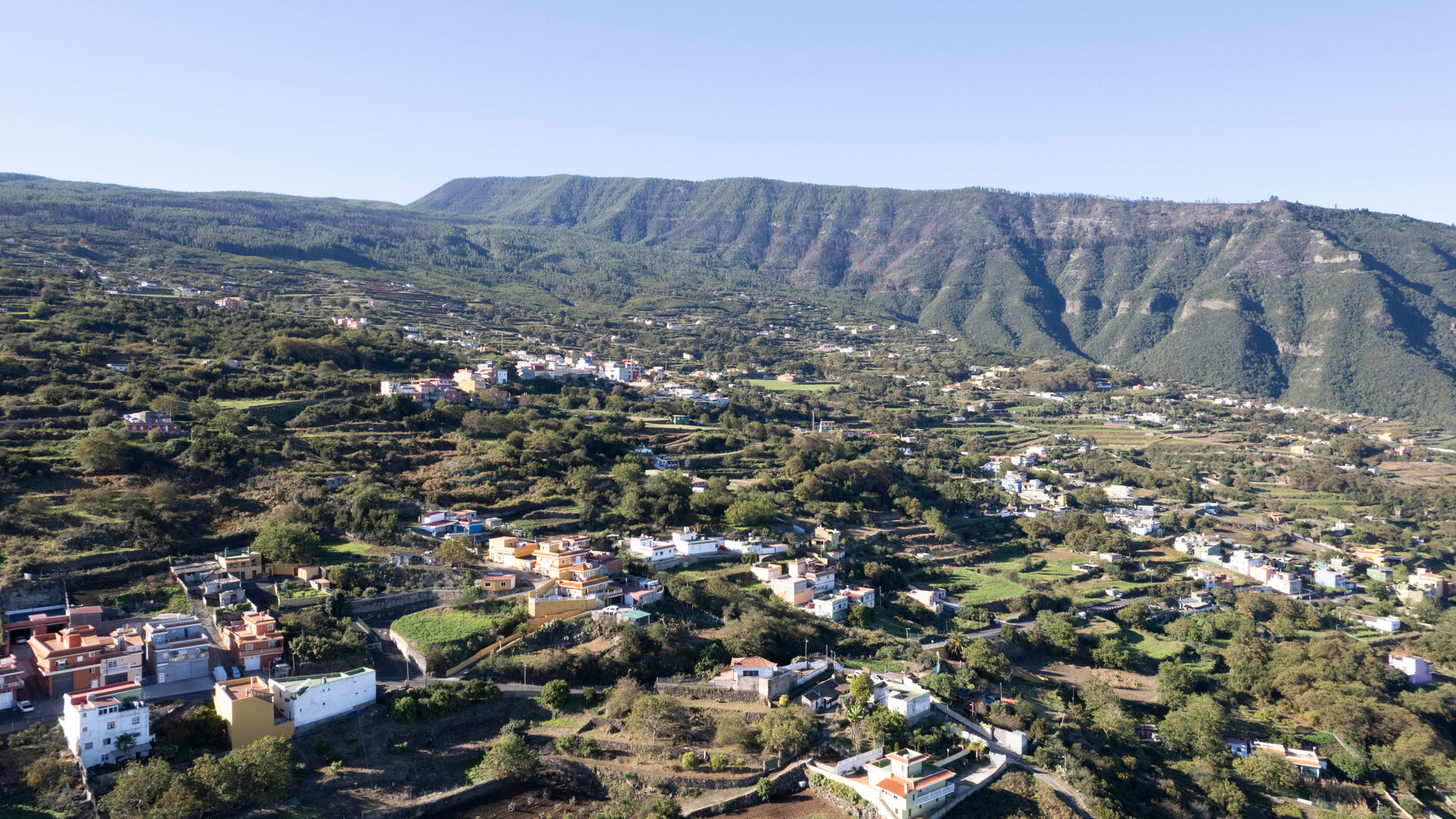 Magnífico terreno rústico cerca de la ciudad