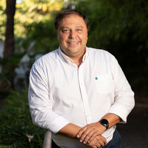Víctor López