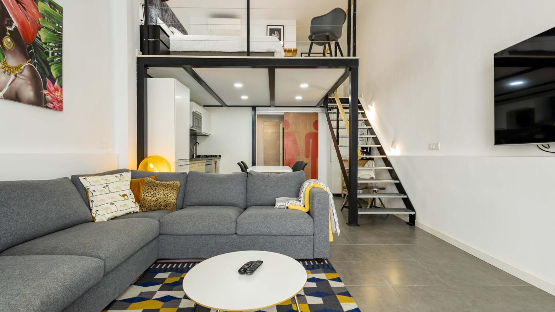 Casa de 3 plantas con garaje y enorme terraza en venta, ideal tanto para familias grandes como para tu proyecto inmobiliario en La Salle, Santa Cruz de Tenerife